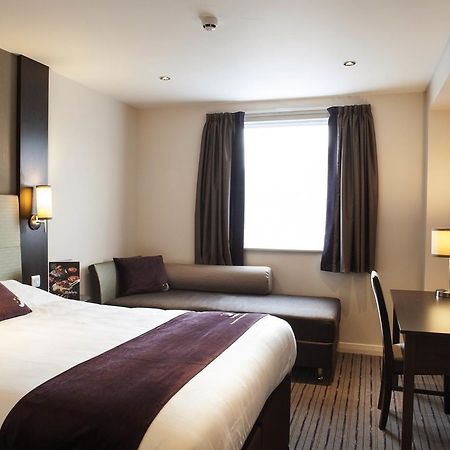 Premier Inn London Clapham ภายนอก รูปภาพ