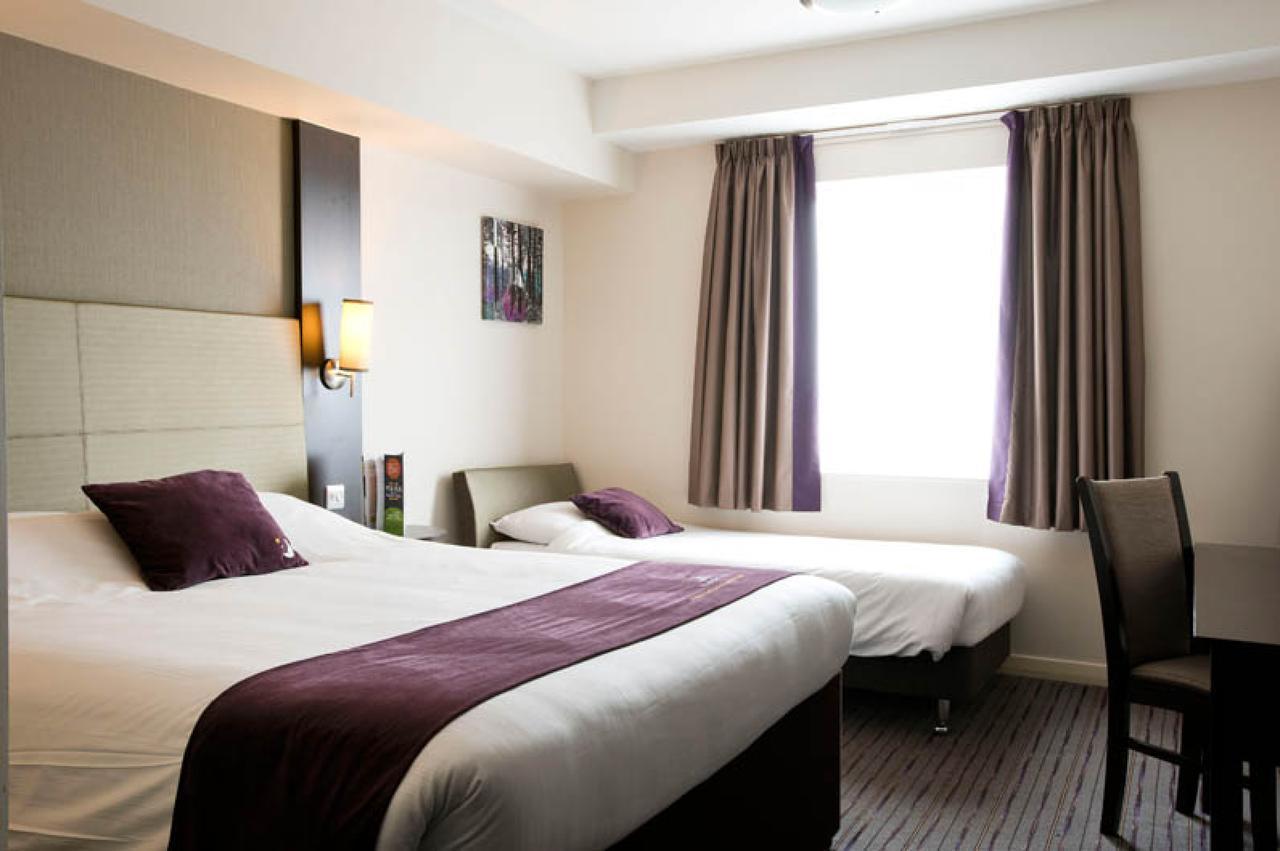 Premier Inn London Clapham ภายนอก รูปภาพ