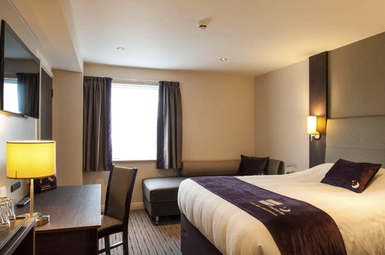 Premier Inn London Clapham ภายนอก รูปภาพ