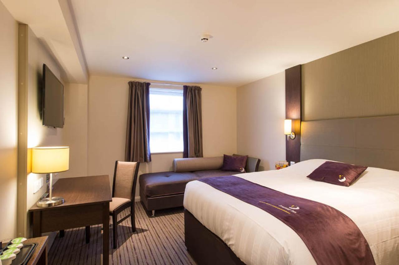 Premier Inn London Clapham ภายนอก รูปภาพ