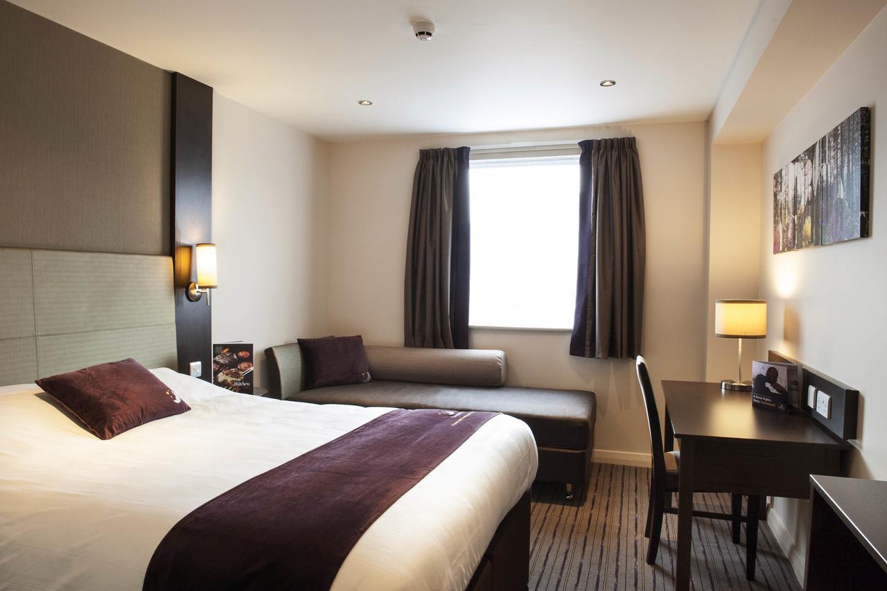 Premier Inn London Clapham ภายนอก รูปภาพ